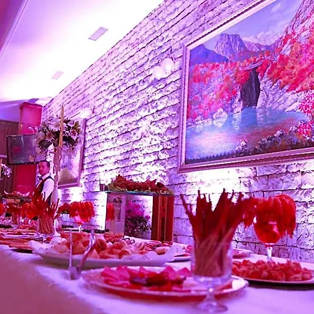 Rozafa 호텔 4*