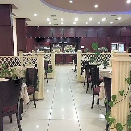 호텔 Rozafa 4*